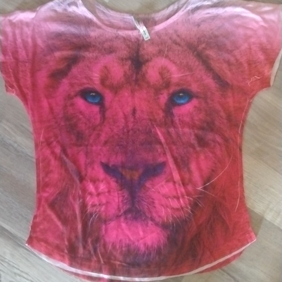 Clothes - Picture 1 of 12